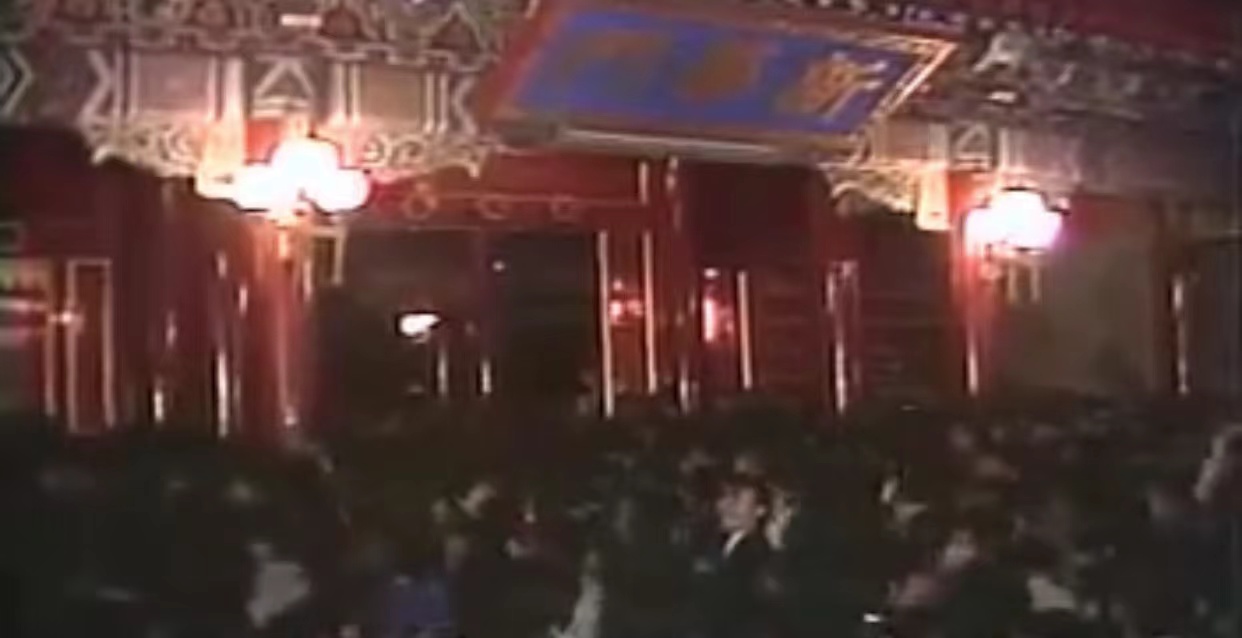 拥挤不堪的新华门